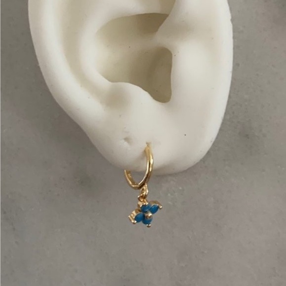 Gold Flower Crystal Huggie Hoop Earrings Brand New - Picture 2 of 3